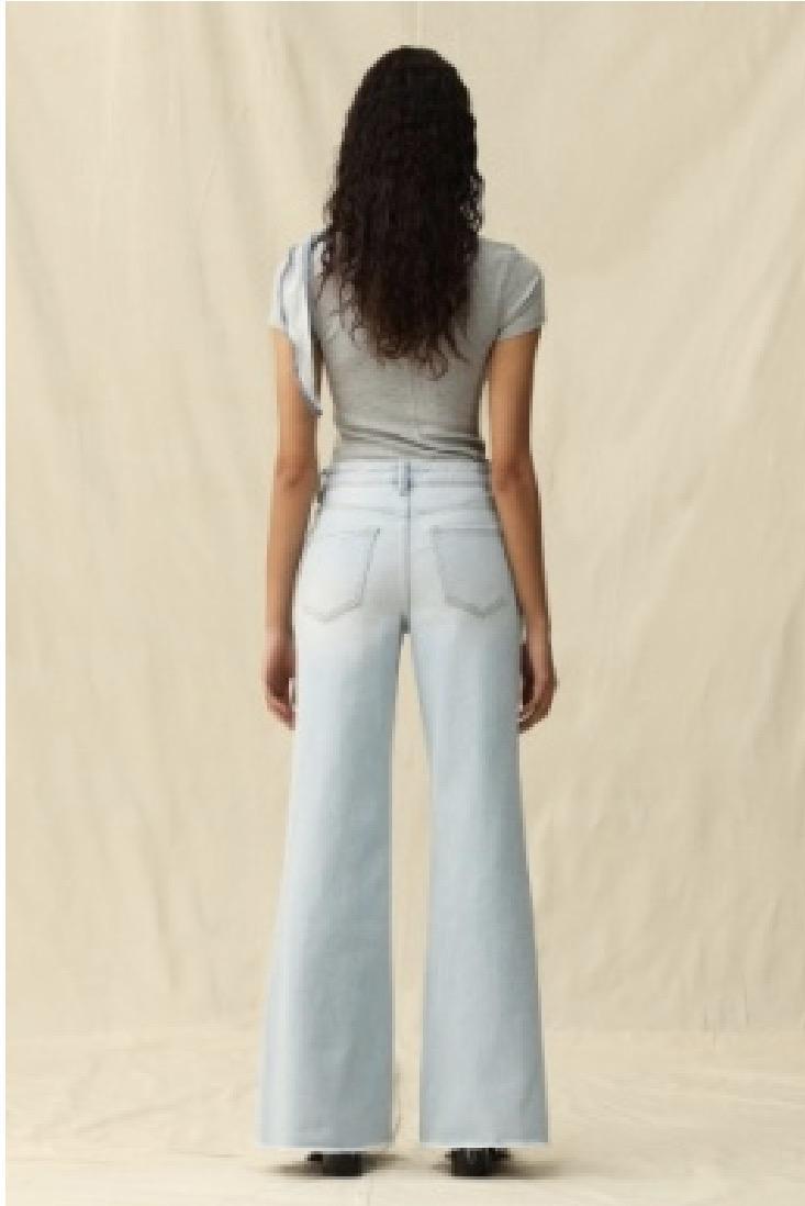 Mid Rise Wide Leg Jean
