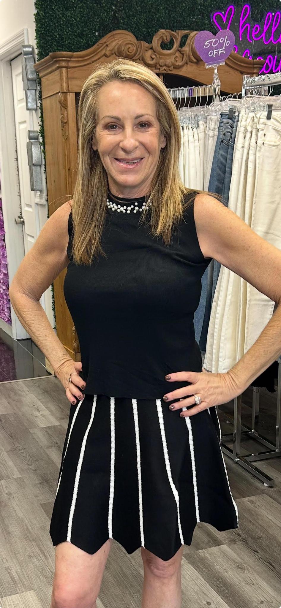 Knit Sleeveless Top With Pearl Detail