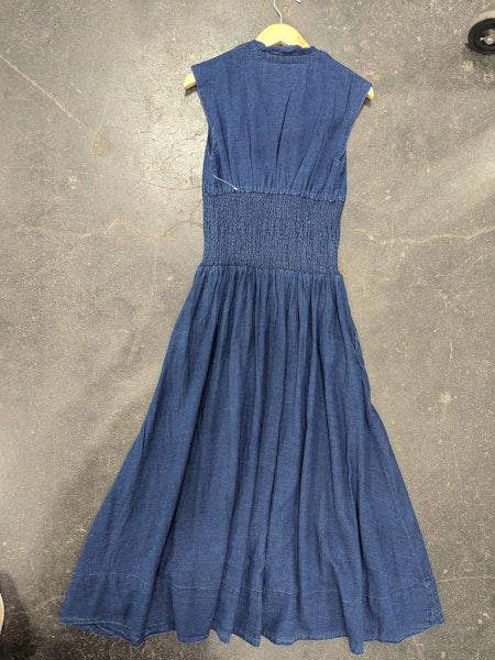 SMOCKED WAIST ZIP FRONT MAXI DRESS